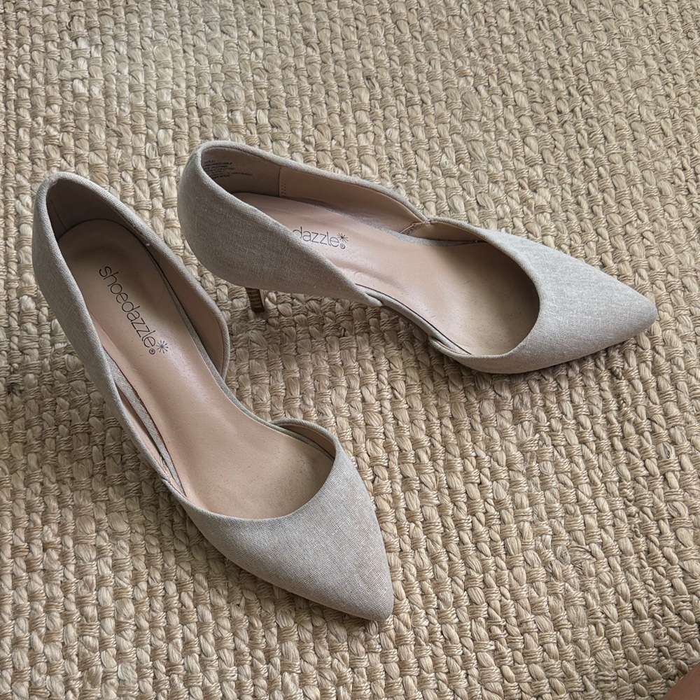 Shoe Dazzle Beige Pointed Heels
